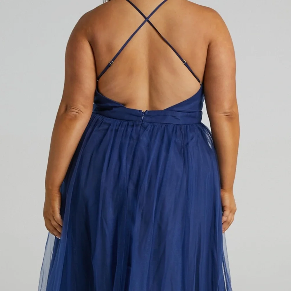 NWT BLUE SHOWPO DRESS - Picture 4 of 7